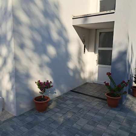 B & R Summer Breeze Apartments Nin Exterior photo