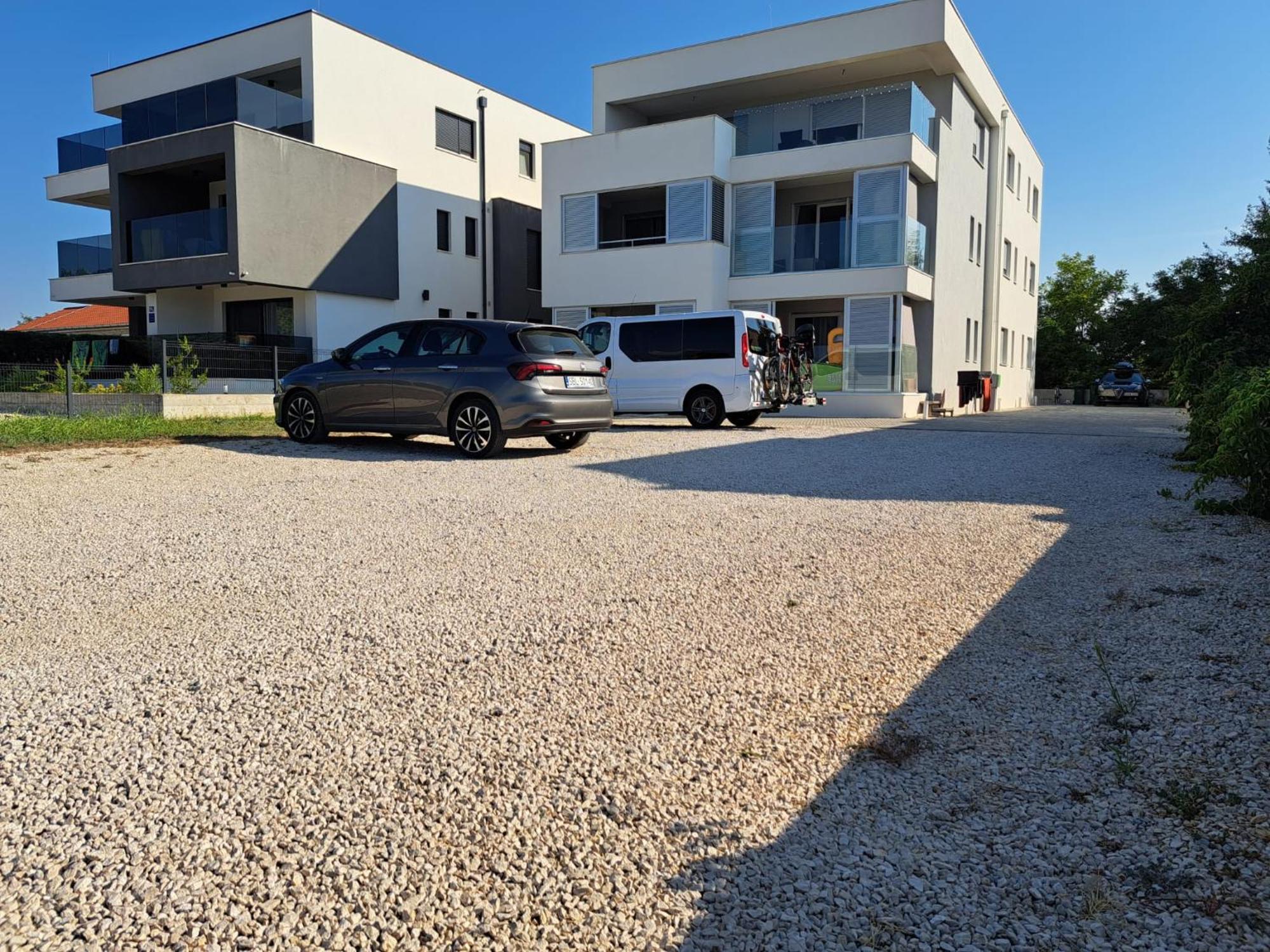 B & R Summer Breeze Apartments Nin Exterior photo
